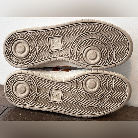 Veja Sneakers Womens size 5 - Picture 10 of 10